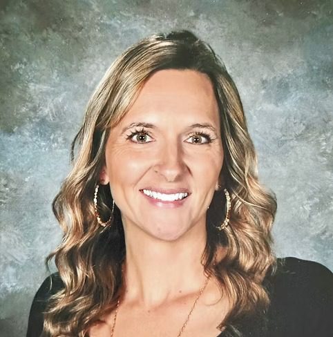 Smiling woman portrait with wavy hair